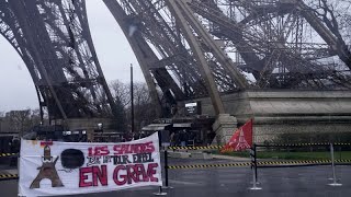 Enttäuschte Touristen in Paris Am Eiffelturm wird erneut gestreikt [upl. by Arrim]