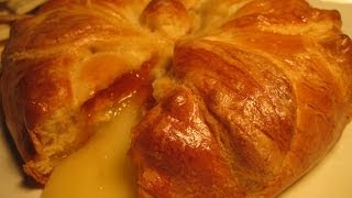 BAKED BRIE CHEESE  How to make BAKED BRIE CHEESE IN PASTRY with PRESERVES [upl. by Oiceladni]