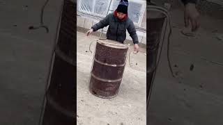 Tips for tying iron oil barrels with rope [upl. by Esteban]