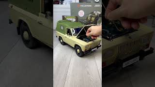 ARO 240 vs Jeep Willys 18 scale by IXO Collections [upl. by Sluiter987]