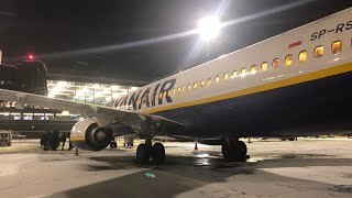 Snowy in Gdańsk airport Poland 🇵🇱 the Ryanair Boeing737800 [upl. by Bonnice925]