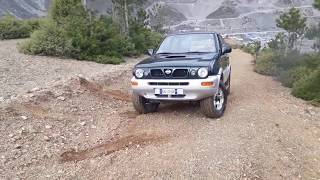 Nissan Terrano II vs Mitsubishi Pajero traction control [upl. by Ansell100]