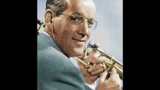 Glenn Miller amp His Orchestra  Moonlight Serenade [upl. by Eirrej]