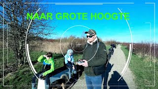 Fam Swets naar grotere hoogte [upl. by Ynettirb]