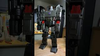 1200 Transformers Megatron transforms itself Toys Technology [upl. by Nyltac68]