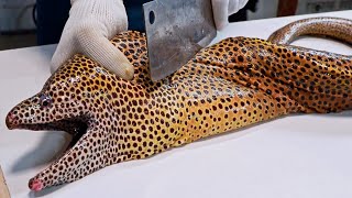 Amazing！Giant Moray Eel Grilled Eel Making  驚人的巨大海鰻料理 烤鰻魚製作  海鮮美食 [upl. by Fillian]