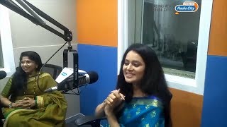 Ghadge amp Suun  Atisha Naik  Swati Limaye  Radio City [upl. by Sou]