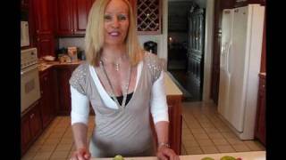 Bettys Quick Tip 72How to Keep Peeled and Sliced Apples Fresh [upl. by Rock374]