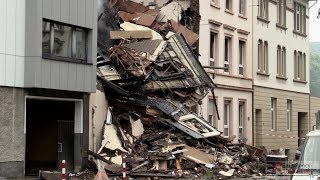 GASEXPLOSION IN WUPPERTAL  HAUSEINSTURZ  GEBÄUDE IM VOLLBRAND  GROSSALARM [upl. by Einnig]