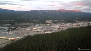 Air North Boeing 737400 Landing in Whitehorse Yukon [upl. by Wyn598]