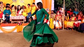 বিয়ে বাড়িতে মেয়েটির অসাধারণ নাচ  New Wedding Dance Performance  Dj Sravanthi  ABC Media [upl. by Erialcyram30]