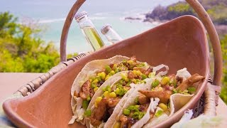 Tacos de Pollo Agridulces  Airbnb en México [upl. by Cyprus465]