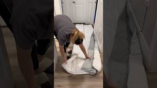 HOW TO PROPERLY WASH A COMFORTER laundry howto comforter voiceover tips cleaning mom diy [upl. by Inverson]