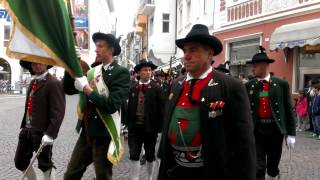 Bundesversammlung Südtiroler Schützenbund 2014 Marsch durch Bozen [upl. by Ahsatam48]