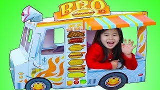 Jannie Pretend Play with GIANT BBQ Food amp Ice Cream Truck [upl. by Eedoj724]