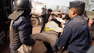 Desalojados y detenidos por defender los bosques [upl. by Dyche883]