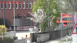 Feuerwehr Hamburg  UDienst  2x WLF  Ladebordwand und GSG  Ansicht 1 [upl. by Elly968]