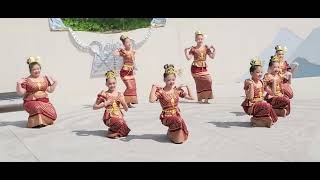 Hmong dance at Phalen Lake Park [upl. by Valerye679]