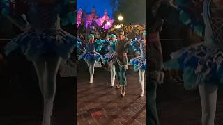 Disneyland Paris Frozen A goodnight kiss from Kristoff From Arendelle Disney Stars on Parade [upl. by Eisdnil]