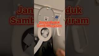 Jangan Pernah Duduk Sambil Menyiram Toilet Saat Terbang Di Pesawat faktaunik sains facts [upl. by Duston]