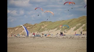 Paragliden langs de duinen Wijk aan Zee [upl. by Calvin]