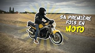 MOTO  Sa première fois  😎 [upl. by Ahsemrak932]