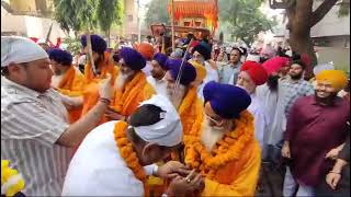 Shri Virendra Sachdeva felicitated Sikh Sahibans in Guru Parv Nagar Kirtan in Mayur Vihar Phase1 [upl. by Mathis]