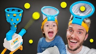 PEGANDO BOLINHAS COM A CABEÇA Boom Ball  Jogos para a Família [upl. by Nanete]