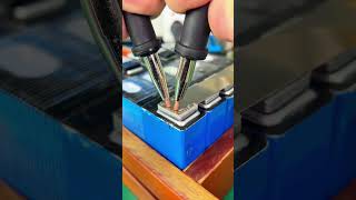 लिथियम बैटरी वेल्डिंग कैसे होती है How is lithium battery welding done [upl. by Dante]