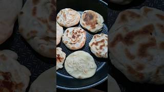 Recette de naan au fromage pour les amateurs de cuisine indienne 🇮🇳  Pain naan moelleux express [upl. by Iveksarap]