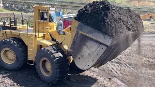 Caterpillar 992C Wheel Loader With Custom Coal Bucket Loading Trucks With One Pass  SGM Melidis [upl. by Gibbeon]