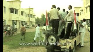 Bollywood Actor Rajesh Khanna in Congress road show Lajpat Nagar  archival footage [upl. by Aliehs]