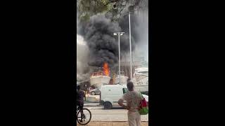 Barca a fuoco sul lungomare Piermanni [upl. by Messab]