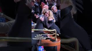 Adele descubre a Celine Dion en la audiencia durante su show Adele CelineDion Live 2024 [upl. by Allayne]