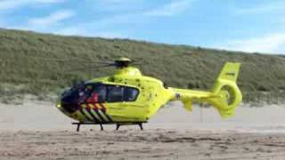 traumahelikopter landt op strand noordwijk [upl. by Tam]