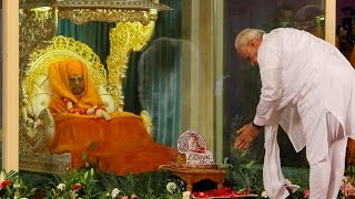 Prime Minister Narendra Modi pays Tribute to HH Pramukh Swami Maharaj [upl. by Paff]