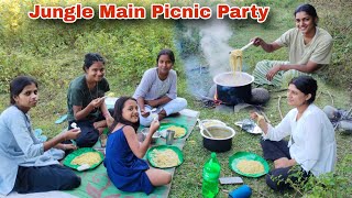 Jungle Main Picnic Party Kiya dosto ke sath 😊 Village Life  Awal ka Juice 🥤 Banaye [upl. by Adiaros]