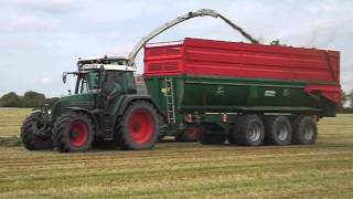 ensilage de ray grass 2013  ensleuse claas 940  fendt 818 et benne coutand 24 tonne [upl. by Maighdiln]