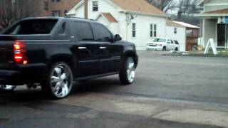 08 Chevy Avalanche on 28s drive away [upl. by Lamori]