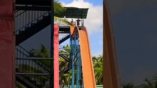 Whizzard slide experience in Leisure World Sri Lanka 🛝🚿🤩 srilanka travel leisuregaming watergame [upl. by Blinni]