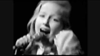 Lena Zavaroni On Top Of The Pops In 1974 Age 10 [upl. by Hanikehs669]