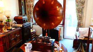 An Edison Idelia Phonograph [upl. by Norahc101]