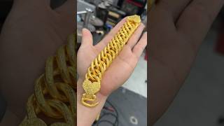 GoldEdge Wow a horsewhip chain made with one pound of gold goldaccessories goldbraclets [upl. by Attevad136]