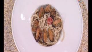 Pasta con mejillones Recetas Cocina Mira la vida [upl. by Earley532]