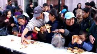 MONUMENTAL ROSCA DE REYES DESAPARECE EN 10 SEGUNDOS EN ZACATECAS [upl. by Ellirpa]