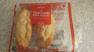 Lidl Beef Pasties Traditional Food Snack Review £205 Chef Select [upl. by Derril234]