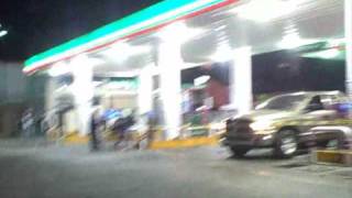 Ejecutan a dos en gasolinera de Hermosillo [upl. by Eseer484]