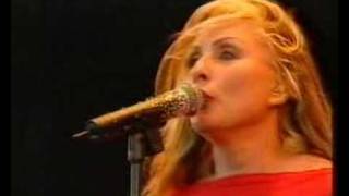 Blondie quotSunday Girlquot amp quotMariaquot Glastonbury 1999 [upl. by Mallorie556]