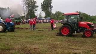 Tractor pulling  KUBOTA 7040 Narrow vs Zetor 50 Super [upl. by Pablo]