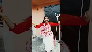 Dhaker Taley Komor Dole Dancedurgapujasong durgapuja2024 shortsdance bengali song [upl. by Zeculon]